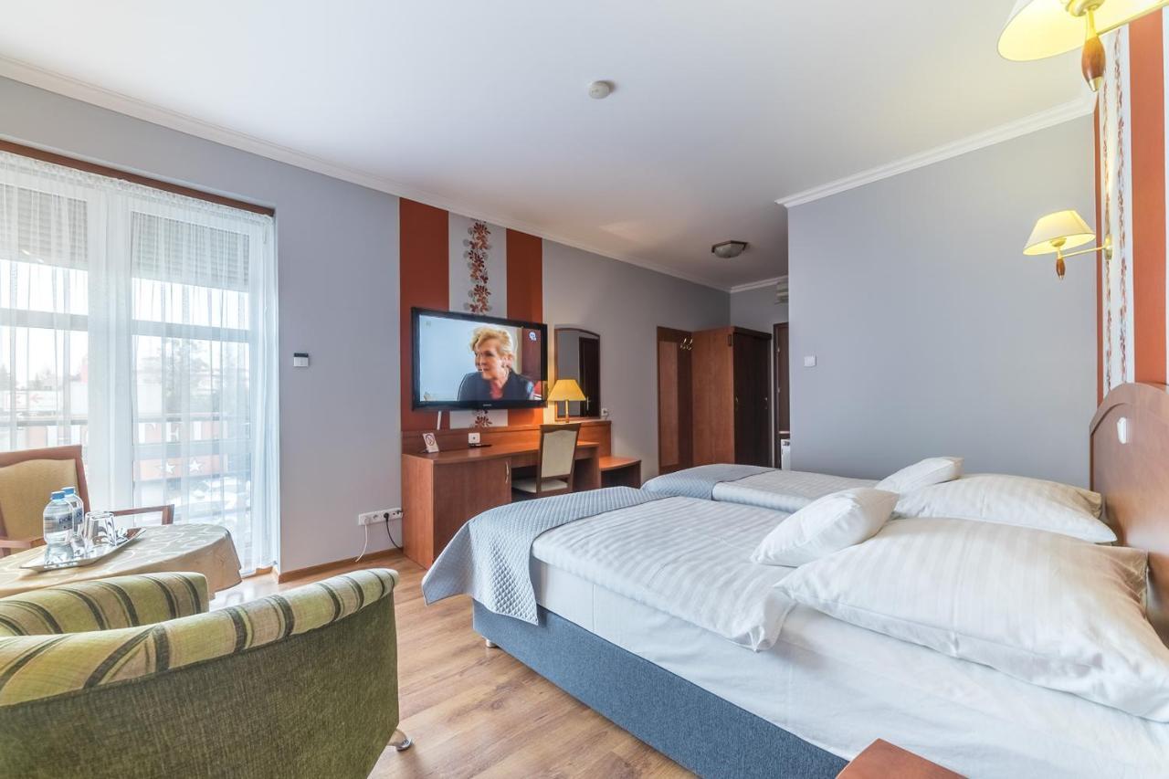 Hotel Doris Oborniki Kültér fotó