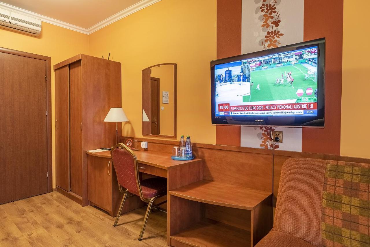 Hotel Doris Oborniki Kültér fotó