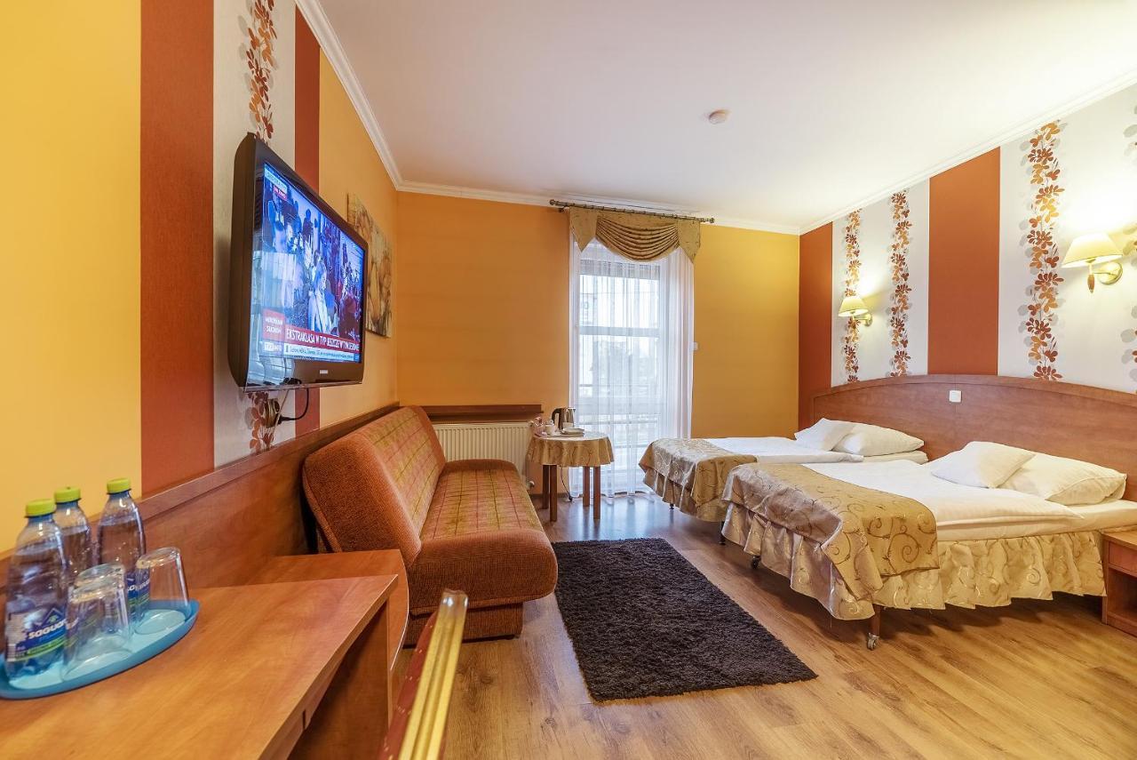 Hotel Doris Oborniki Kültér fotó
