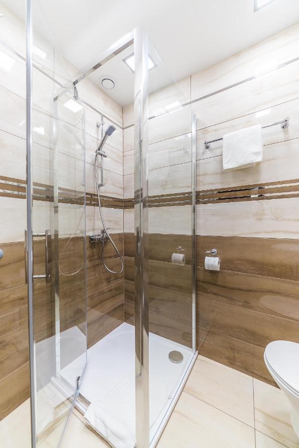 Hotel Doris Oborniki Kültér fotó